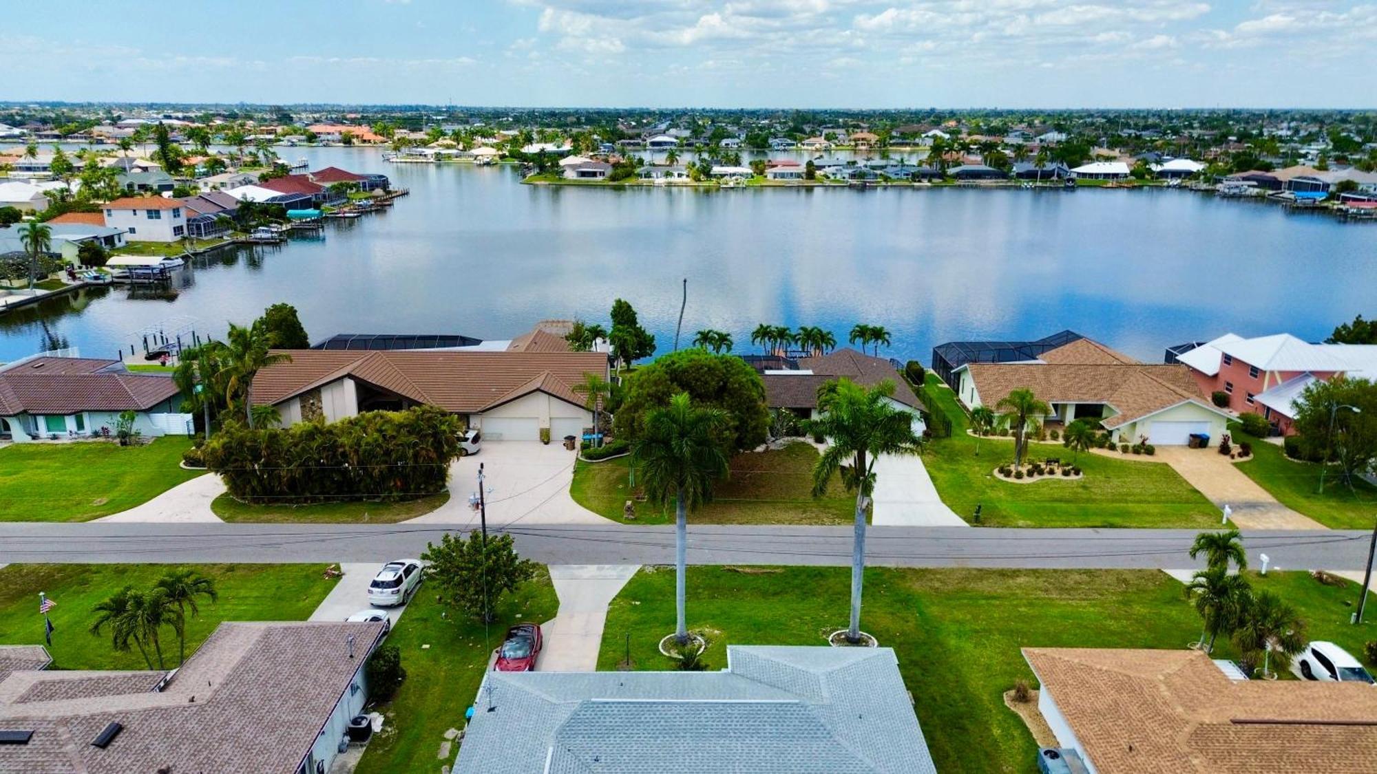 Family Fun-Prime Location Heated Pool Sleeps10 Villa Cape Coral Exterior photo